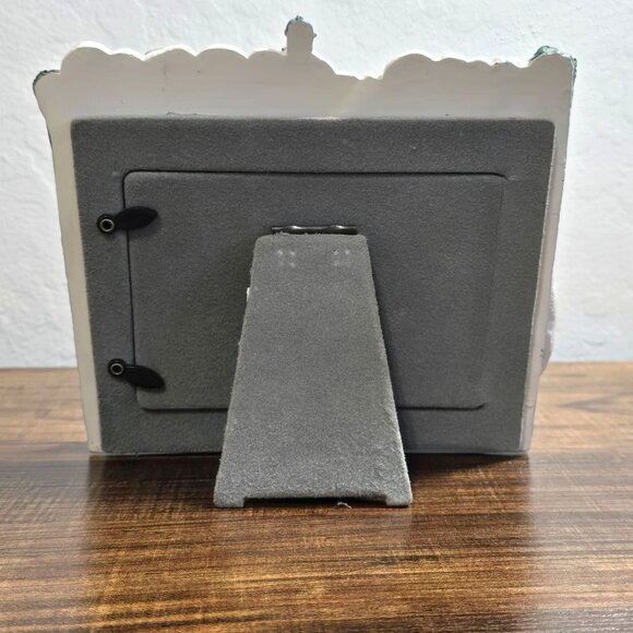 3D Lighthouse Nautical With Sailboats Frame Resin Design Holds 4 x 3 Inch Photo - Picture 3 of 15